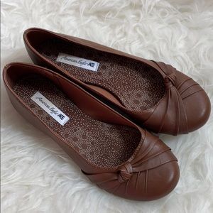 American Eagle by Payless Brown Knotted Flats